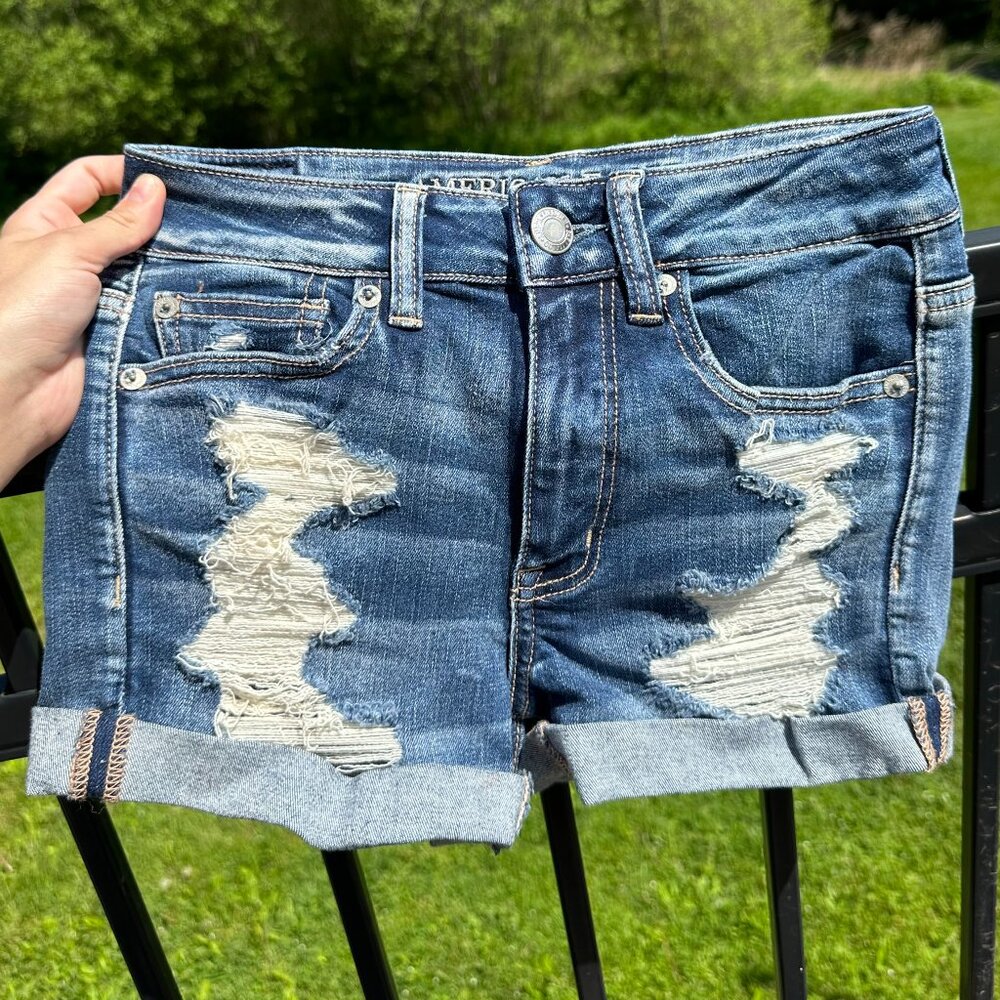 American Eagle Outfitters Hi-Rise Shortie Size 2